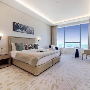Manzil - With Aura Pool & Sea View At The Palm Tower In Palm Jumeirah , Dubai United Arab Emirates